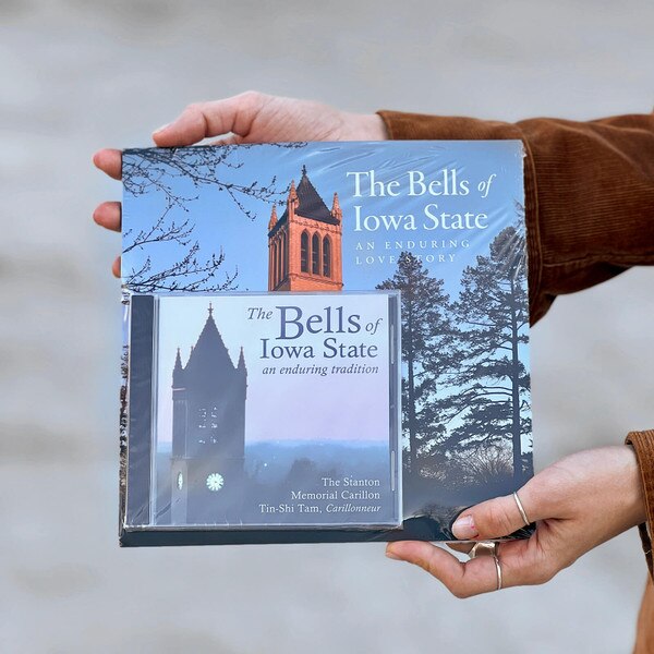 Bells of Iowa State by Stanton Memorial Carillon Foundation (with free CD)